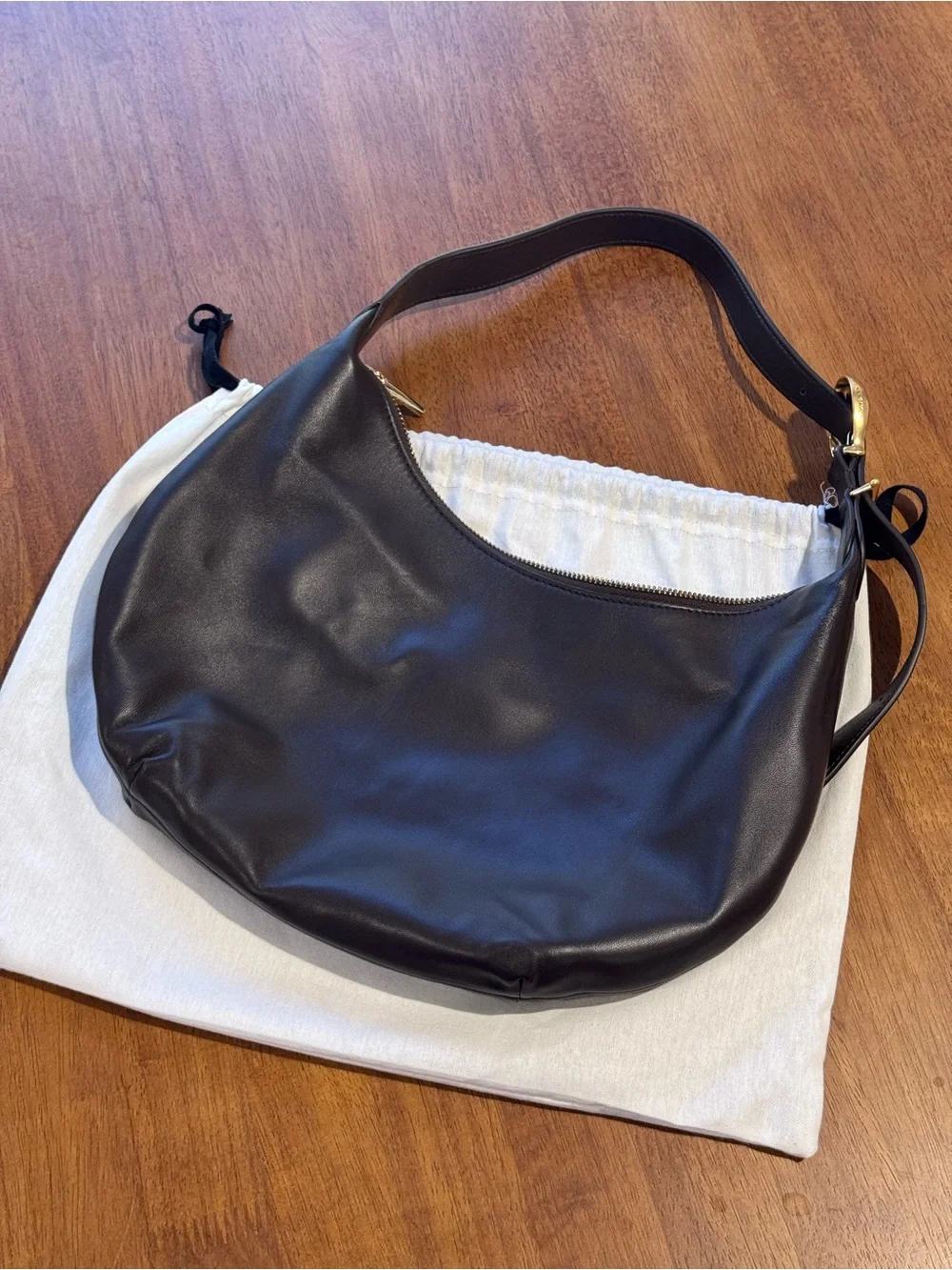 Cuyana Celeste Shoulder Bag in Mocha